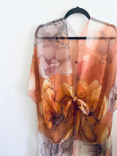 Load image into Gallery viewer, Tan and Mauve Floral Sheer Kimono