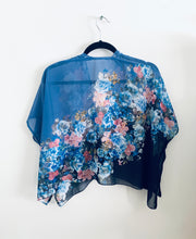 Load image into Gallery viewer, Two Tone Blue Sheer Floral Cropped Kimono