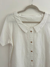 Load image into Gallery viewer, Vintage Cotton White Tee with Collar
