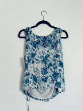 Load image into Gallery viewer, Polo Ralph Lauren ruffle blue and white floral wrap- size 8
