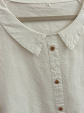Load image into Gallery viewer, Vintage Cotton White Tee with Collar
