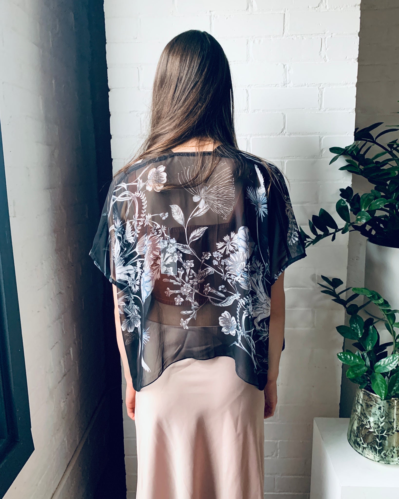Black and White Sheer Floral Cropped Kimono – Halina Shearman Designs